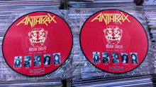 Carica l&#39;immagine nel visualizzatore di Gallery, ANTHRAX MOSHIN’ CONCERT LIVE ITALY 1987 RARE doppio LP PICTURE DISC

