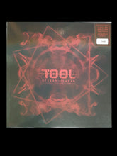 Carica l&#39;immagine nel visualizzatore di Gallery, Tool – 119 29 24 Live Kelowna canada 2023 box 3 lp colorati limited numerato 400 copie sigillato
