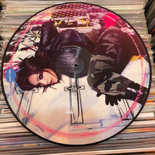 Carica l&#39;immagine nel visualizzatore di Gallery, MADONNA ON MTV - PICTURE DISC  + POSTER - RARO!!!
