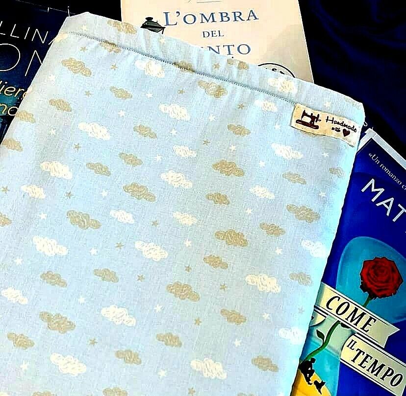 BOOK SLEEVE HAND MADE,COVER LIBRO FATTO A MANO motivo:nuvole